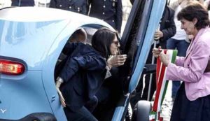 Quante belle balle Madama d’o Raggi, quante belle balle