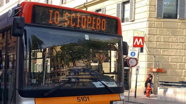Sciopero generale dei trasporti a Roma: più che funivie servono bacchette magiche