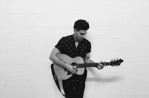 ApeRiver Roma presenta Walter Fontana, già leader dei Lost. Il 6 aprile