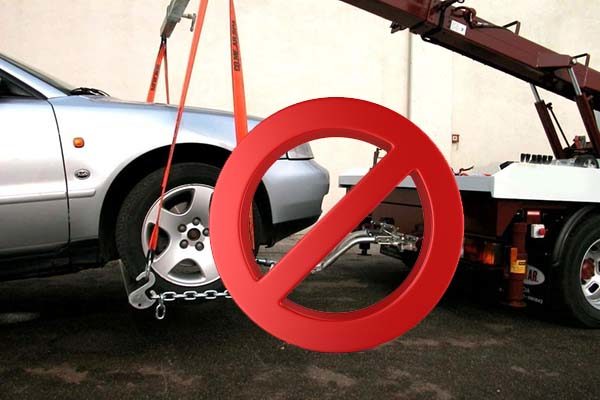 Da due anni Roma non ha carri attrezzi, ma ha Virginia Raggi… Volete mettere?