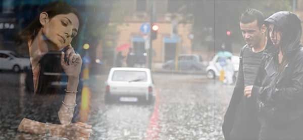 Virginia Raggi e il complotto degli alberi che perdono le foglie in anticipo per otturare i tombini di Roma