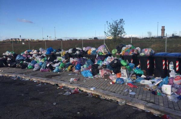 E la giunta di Roma, sdegnosa, disse “mai!” all’invio dei rifiuti in Emilia Romagna. Perché loro valgono