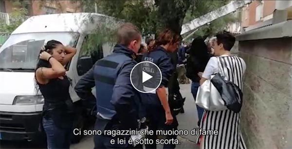 L’allegra famiglia Spada che aggredisce e accusa la giornalista Federica Angeli