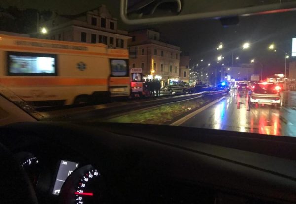 Incidente stradale a Ponte Milvio, muoiono due 16enni