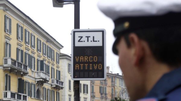 Campidoglio, Ztl restano aperte h24 fino al 31 maggio. Prorogata ordinanza per agevolare spostamenti in città