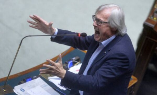 Sgarbi multa chi indossa la mascherina a Sutri. Quando è stato che abbiamo perso il senno?