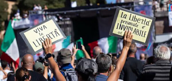 Marcia contro il Green pass. Fermato Giuliano Castellino. Forza Nuova parla di “Attacco liberticida”