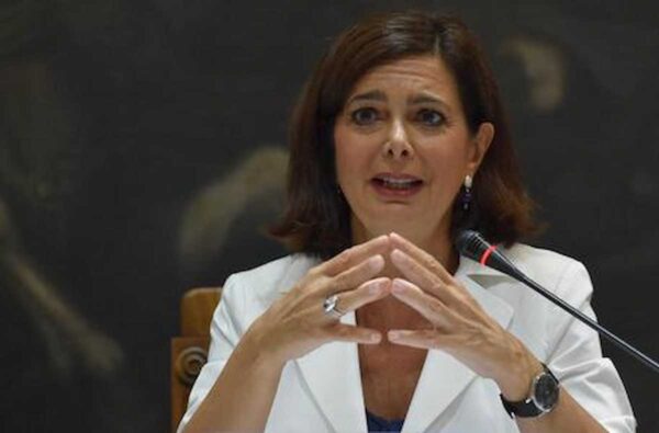 Il disgustoso spettacolo degli haters da tastiera contro Laura Boldrini