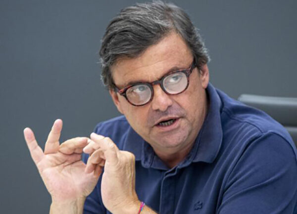 Carlo Calenda lancia marcia “Sì Vax” e invita Raggi e Zingaretti