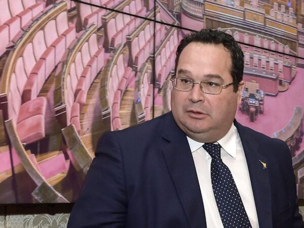 Il sottosegretario leghista Durigon: “Cancellate Falcone e Borsellino,si torni a intitolare il parco a Mussolini”