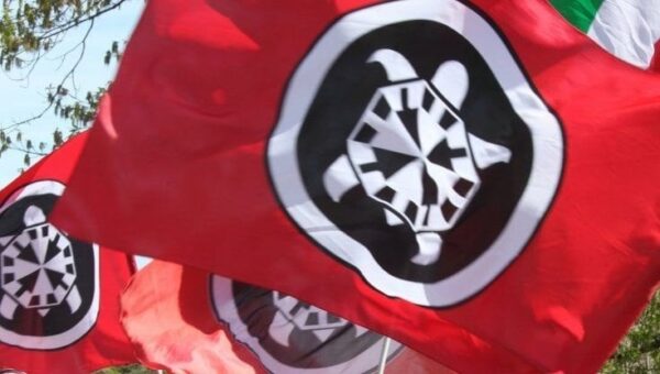 Il profilo di Casapound “Istiga all’Odio”. Facebook può rimuoverlo