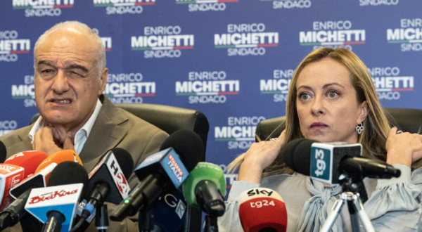 Michetti sugli ebrei: “Si ricorda la Shoah perché possedevano le banche”. Gioielli verbali anche da Meloni