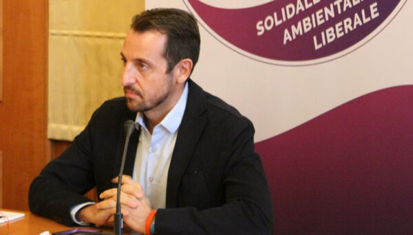 E se il Partito Gay Lgbt+ è un trionfo quello del suo candidato Sindaco lo è di più…