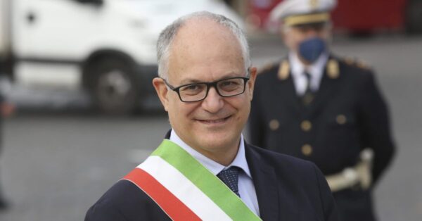 Marta Bonafoni (PD): Solidarietà al Sindaco Gualtieri, vicini al suo impegno per periferie