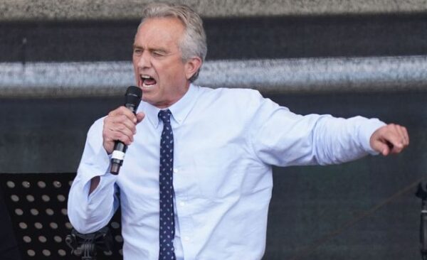 Robert Kennedy Jr., o del complottista che mancava e che piace tanto all’idraulico del sesto piano