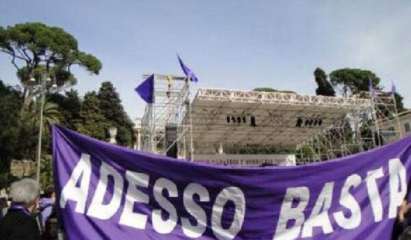 Il Popolo Viola di nuovo in piazza contro Berlusconi al Quirinale