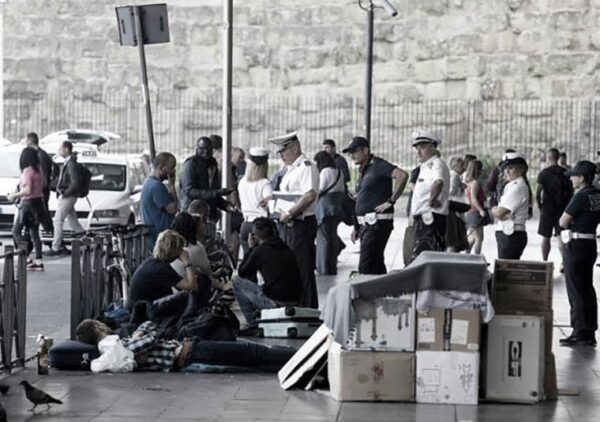 “Inaccettabile che si impedisca la distribuzione di cibo ai poveri alla Stazione Termini”. Presentato un esposto