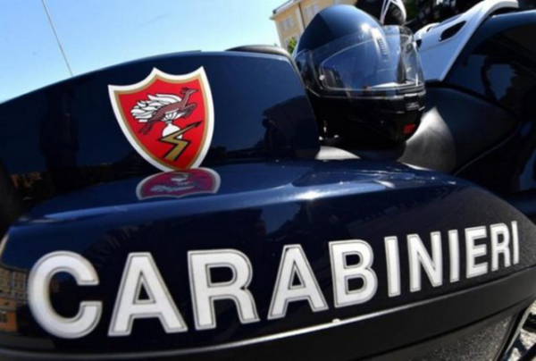 Uccide l’ex sparandole da un auto in corsa e si costituisce