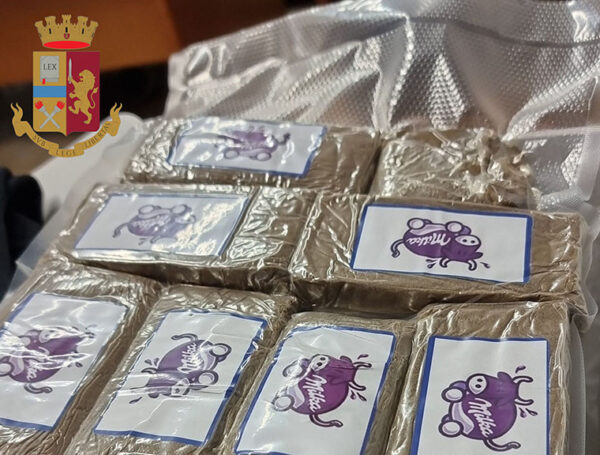 Droga a Roma: 16 persone arrestate, più di 1 chilo e 250 grammi di droga tra cocaina, marijuana, hashish, shaboo e crack e 2500 euro sequestrati