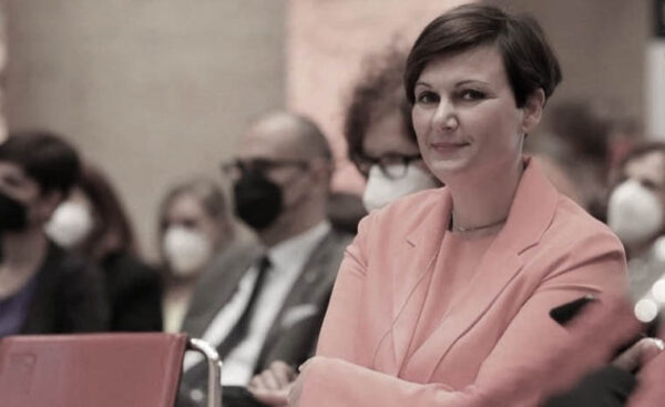 26 novembre, Mattia: lavoro e autonomia economica per contrasto alla violenza di genere