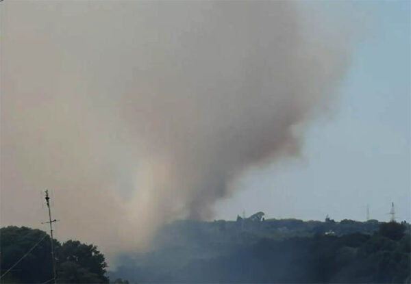 Un altro incendio a Roma, a Parco della tenuta dei Massimi