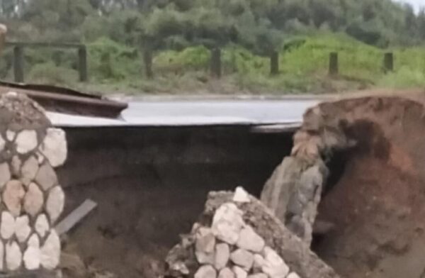 A Sabaudia crolla il “lungomare dei vip”