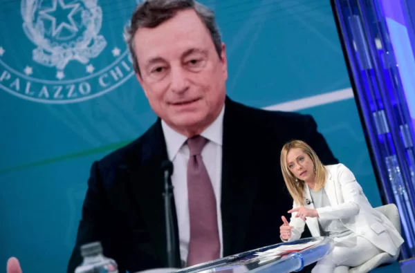 Draghi dice “Nell’attuazione del PNRR non ci saranno ritardi”. Poi parla Meloni: “I ritardi del Pnrr sono evidenti”
