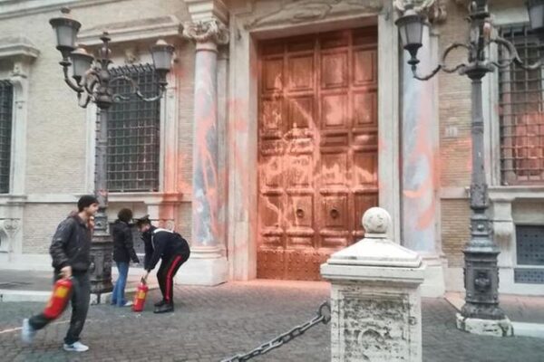 Ultima Generazione annuncia una manifestazione non autorizzata per il 25 maggio