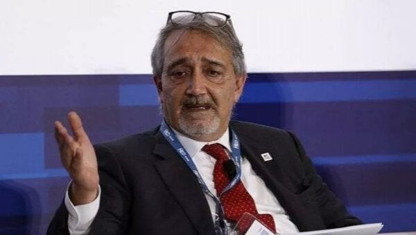 Francesco Rocca aumenta l’addizionale Irpef sui redditi superiori ai 15 mila euro, ma è colpa di Zingaretti