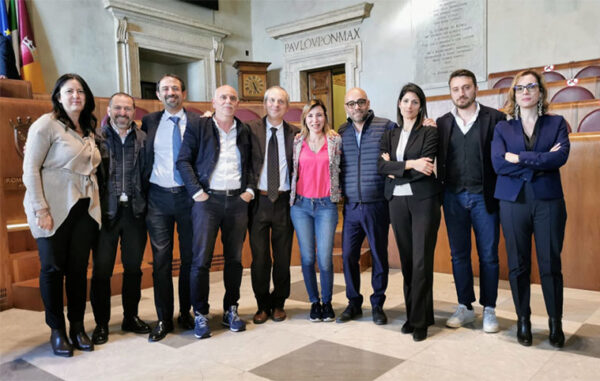 Roma, i gruppi di opposizione: “La maggioranza nel caos blocca i lavori dell’assemblea capitolina”