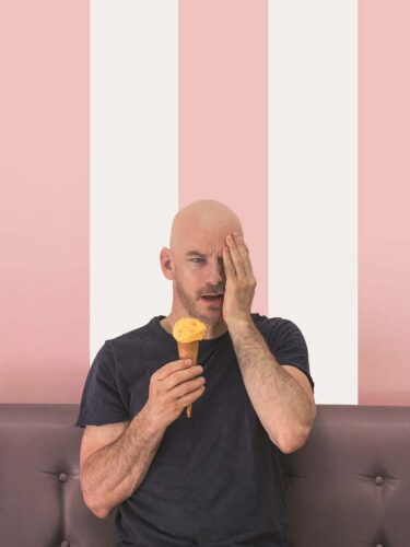 Al Teatro India Fabrizio Arcuri e Filippo Nigro in “Every Brilliant Thing. Le cose per cui vale la pena vivere”