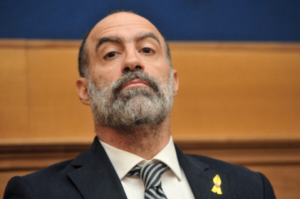 De Angelis si scusa con “tutti coloro che posso avere offeso”, che dire dinnanzi a tanto buon cuore…