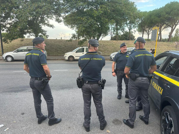 Roma. In corso dalle prime ore dell’alba un servizio interforze antidegrado, volto al ripristino della legalità, nel quartiere Tor Bella Monaca