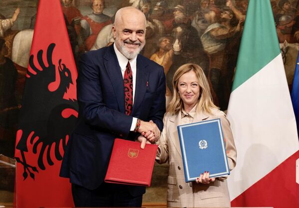 Giorgia Meloni rilancia sull’Albania: non ci sembra il momento giusto