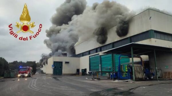 Malagrotta ancora a fuoco