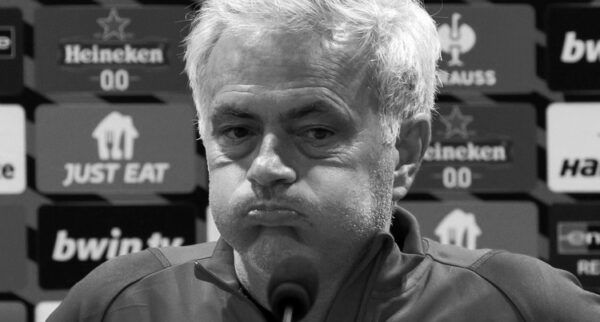 Esonerato Mourinho. Daniele De Rossi è il nuovo allenatore