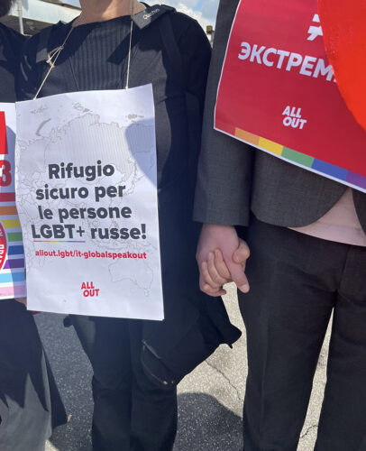 Manifestazione di “All Out” a Roma in contemporanea con le grandi capitali europee contro la repressione delle persone LGBTIQA+ in Russia