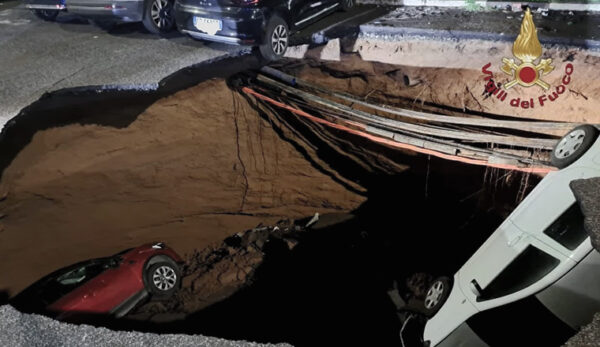 Voragine al Quadraro , i cittadini evacuati possono rientrare nella proprie case