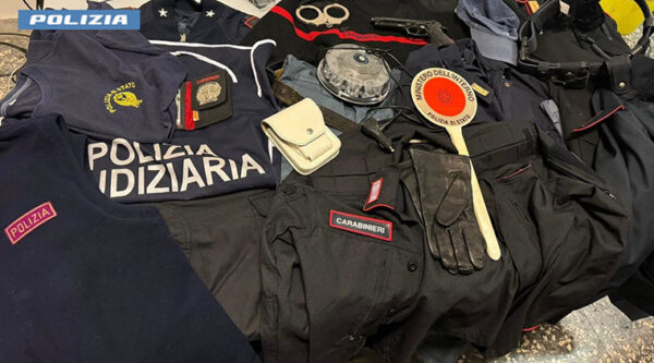 Labaro. Arrestato dalla Polizia di Stato un 48enne gravemente indiziato del reato di possesso di segni distintivi contraffatti