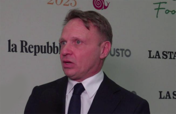 Lollobrigida: di acqua si può morire. Certo, come la boria ti gonfia (e tu esplodi)…