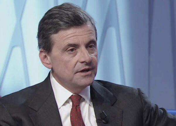 Carlo Calenda chiude il congresso di Azione a suon di sberle a Conte e Salvini