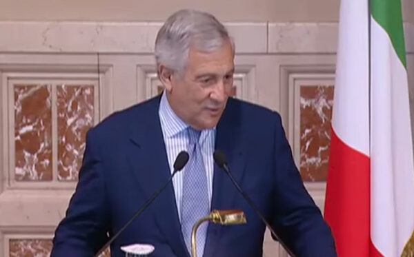 Antonio Tajani assicura: “Putin non ci attaccherà”. Gliel’ha detto Salvini o c’è altro che gli Italiani dovrebbero sapere?