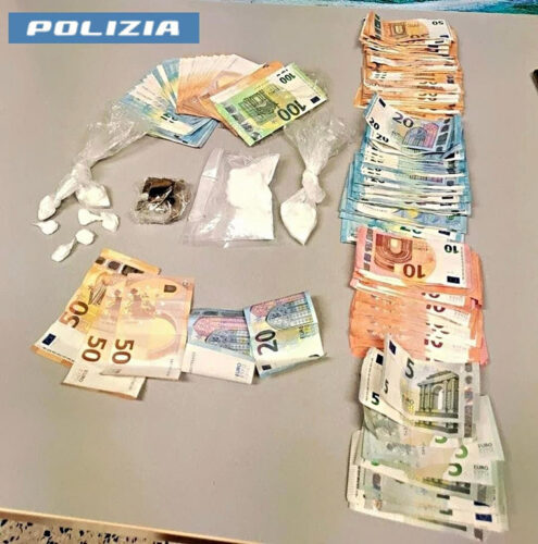 Doppiofondo nel tettuccio dell’auto e delivery di droga più altri trucchetti: undici arresti a Roma